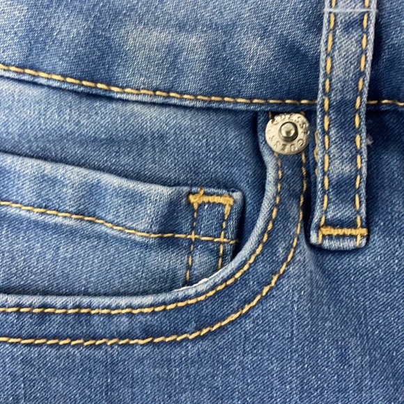 GUESS JEANS - size 26 - stretchy - Picture 8 of 9